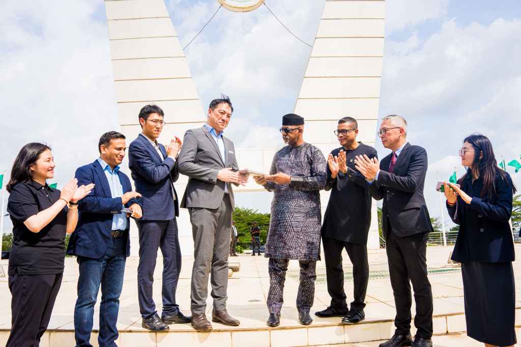 Governor Abiodun receives ‘world’s largest contract electronics manufacturer’ at Gateway City Gate