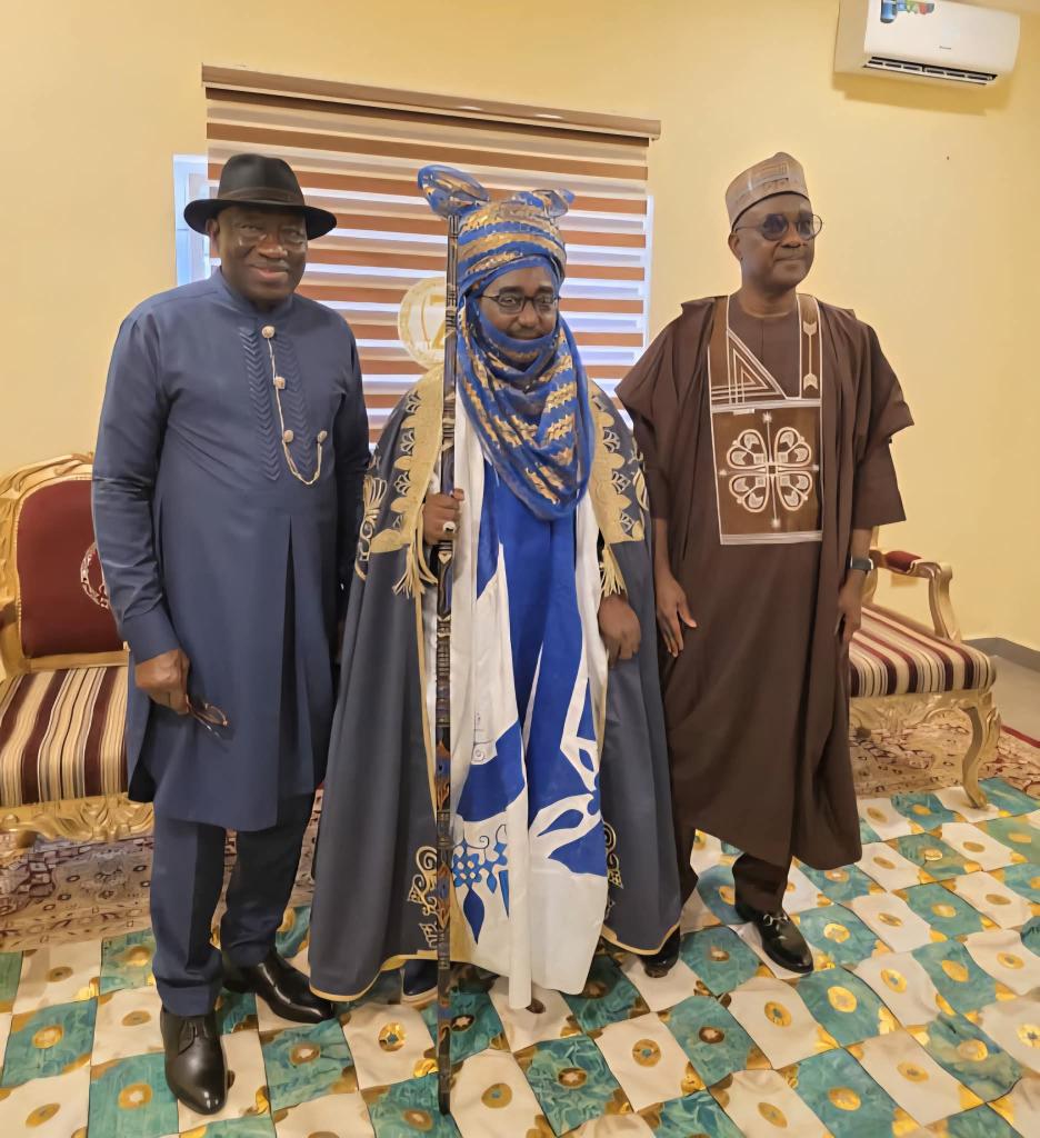 Photos: GEJ at turbanning of Namadi Sambo in Zaria