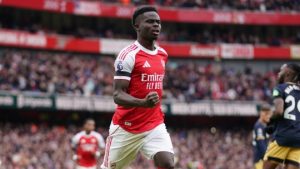 Arsenal beat West Ham 2-0 at Emirates Stadium