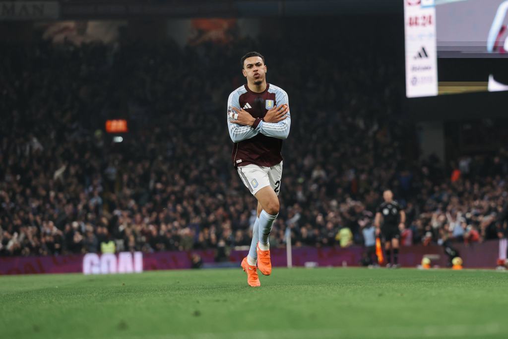 Aston Villa 2-1 Manchester United: Rogers score brace, Villans close gap to Arsenal 5 Aston Villa 2-1 Manchester United: Rogers score brace, Villans close gap to Arsenal