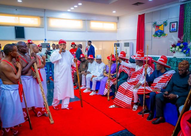 Governor Babajide Sanwo-Olu receives the Eyọ Ọba Alakẹtẹ Pupa, Laba Ẹkun, at Lagos House, Ikeja | Photos: X/Babajide Sanwo-Olu