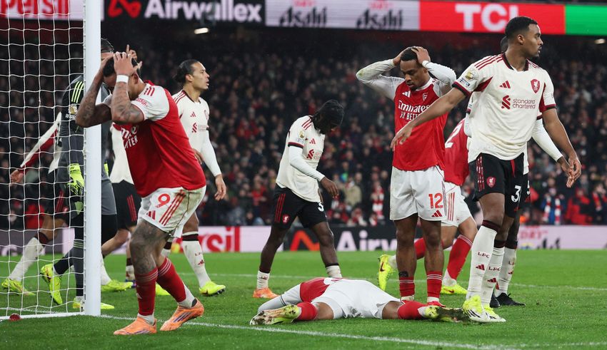 Arsenal 0-0 Liverpool: Gunners miss chance to go eight points atop