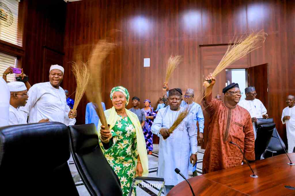 Dumping PDP for APC was a 'decisive step' for the future of Adamawa - Governor Fintiri 2 Dumping PDP for APC was a 'decisive step' for the future of Adamawa - Governor Fintiri