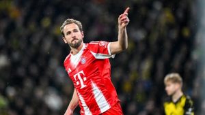 Kane scores twice as Bayern Munich come from behind to win 3-2 at Dortmund