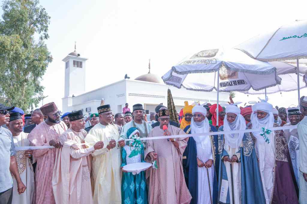 Governor Mohammed distribute official vehicles to Emirs in Katsina 2 Governor Mohammed distribute official vehicles to Emirs in Katsina