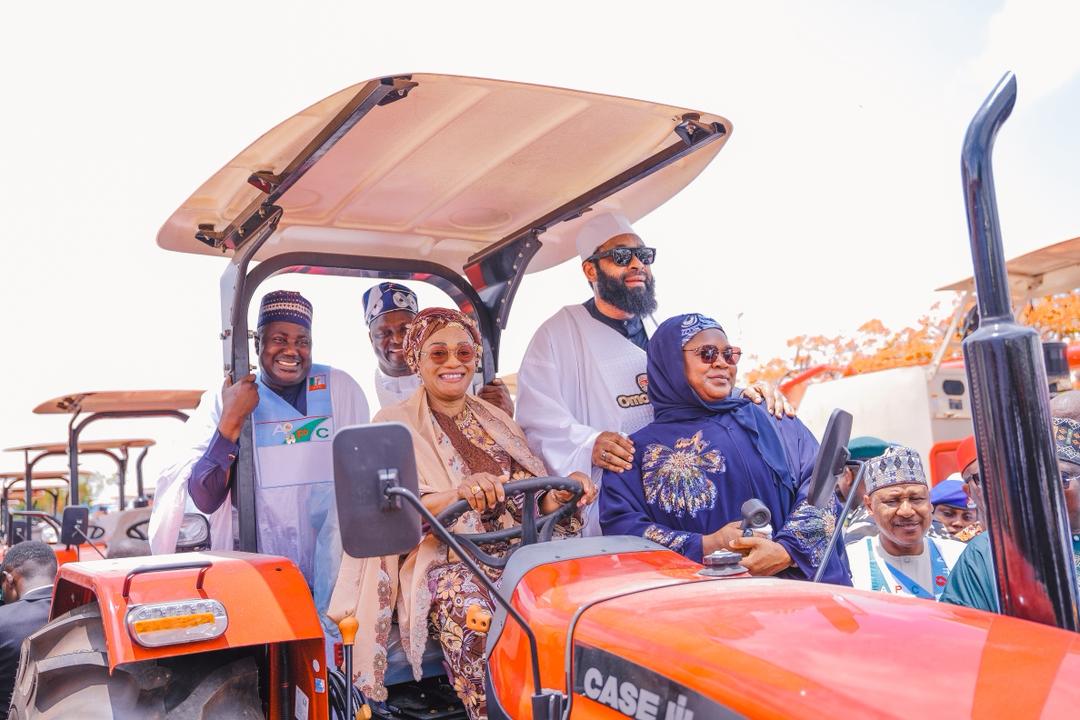 Governor Bago support farmers with '150,000' bags of fertilizer