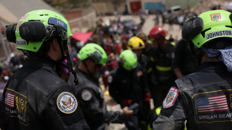 Rescue workers from the United States (US) assisting rescuers in La Guiara State, Venezuela over the weekend following double earthquakes that struck the country