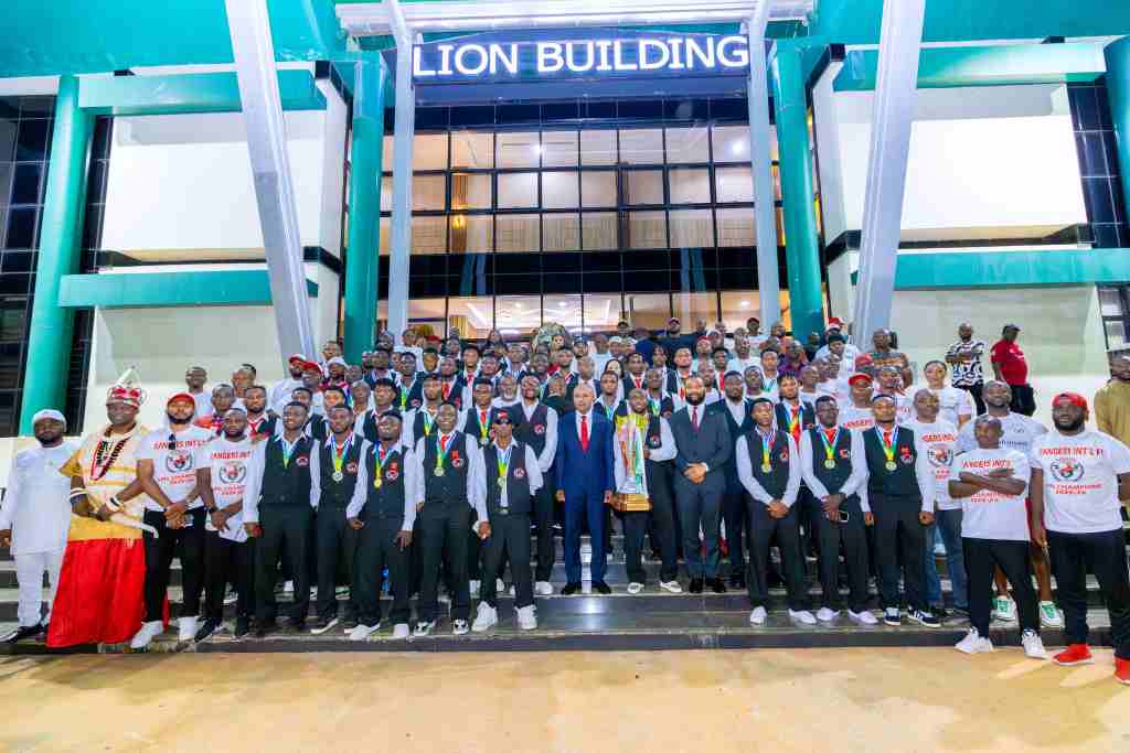 Photos: Enugu Rangers trophy parade, team receive land gifts, ₦150m cash reward from Governor Mbah