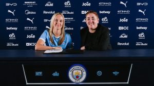 Official: Manchester City sign Beth Mead from Arsenal