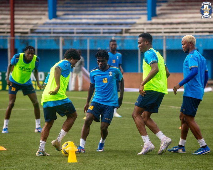 Enyimba 4-2 Shooting Stars: Elephants clinch first win of the season in 6-goal thriller 1 Shooting Stars Sports Club players in action during their final preparation in Aba ahead of the NPFL match against Enyimba FC